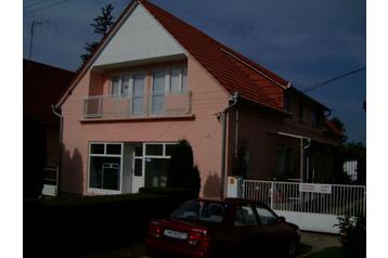 Унгария Privát Harkány, Екстериор